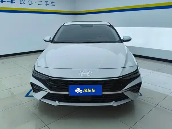 Hyundai Elantra 2025