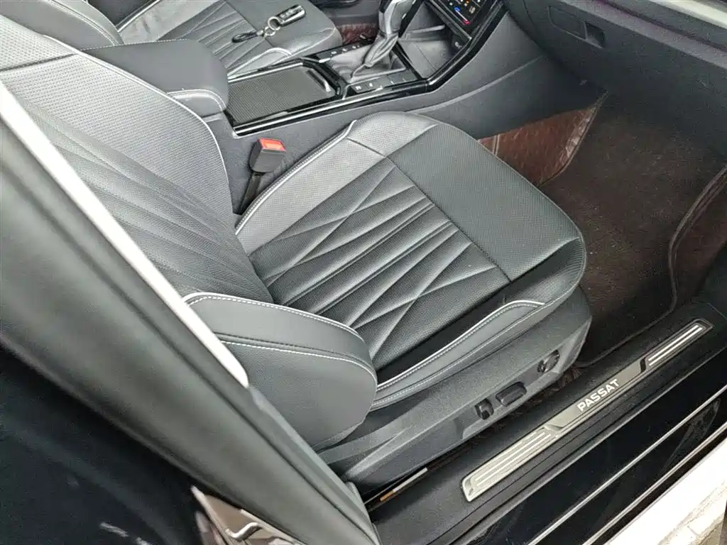 Volkswagen Passat 2023 — фото 25