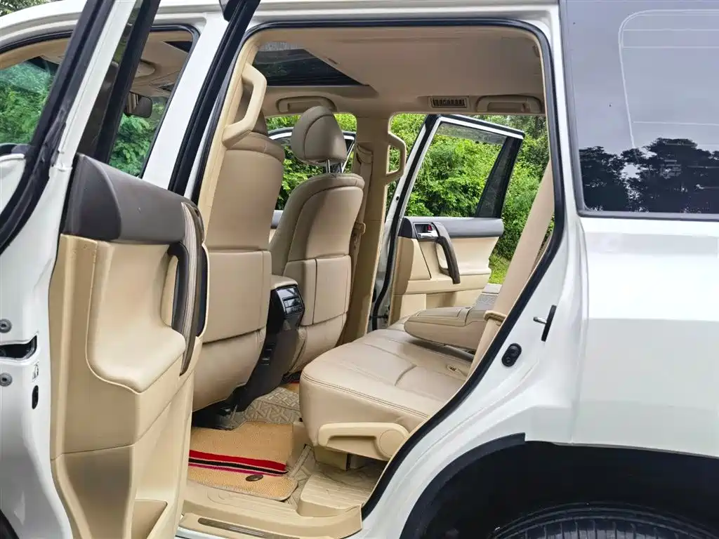 Toyota Prado 2017 — фото 10