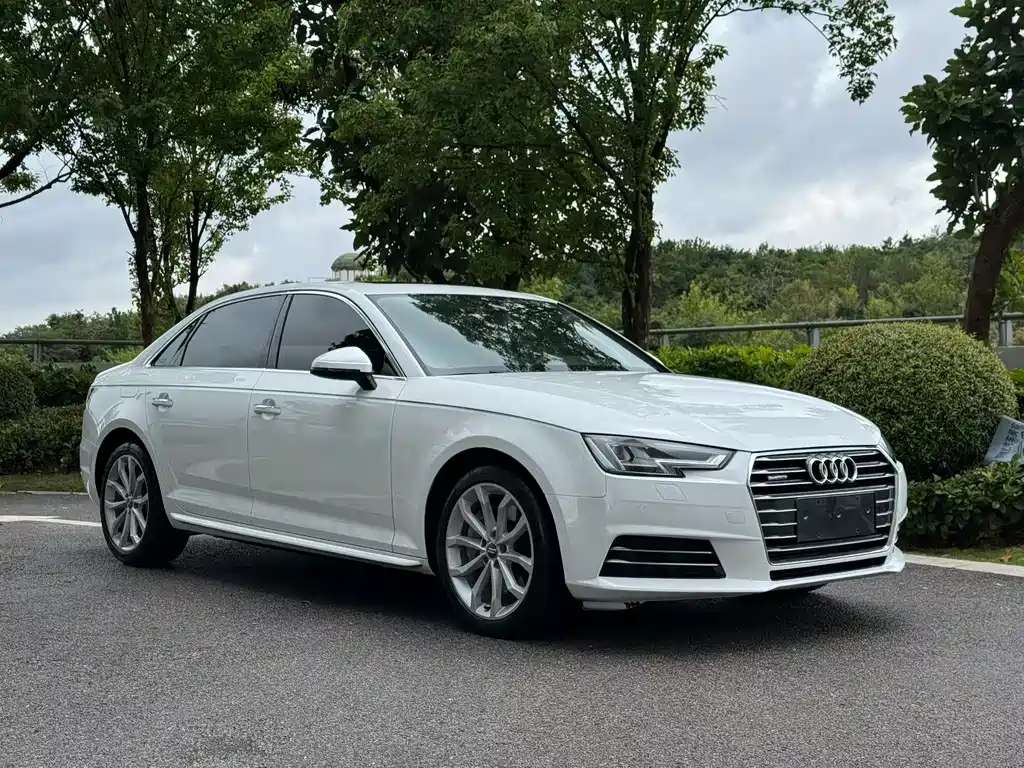 Audi A4L 2016