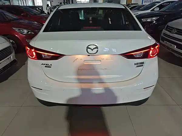 Mazda 3 Axela 2017