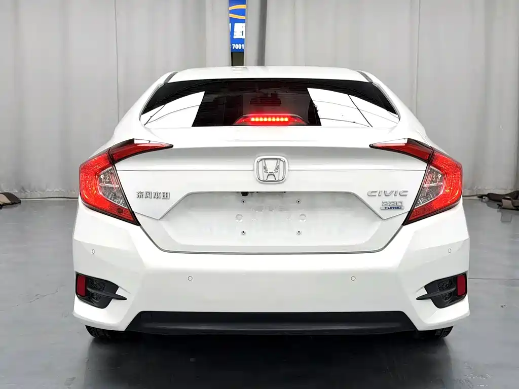 Honda Civic 2020 — фото 17