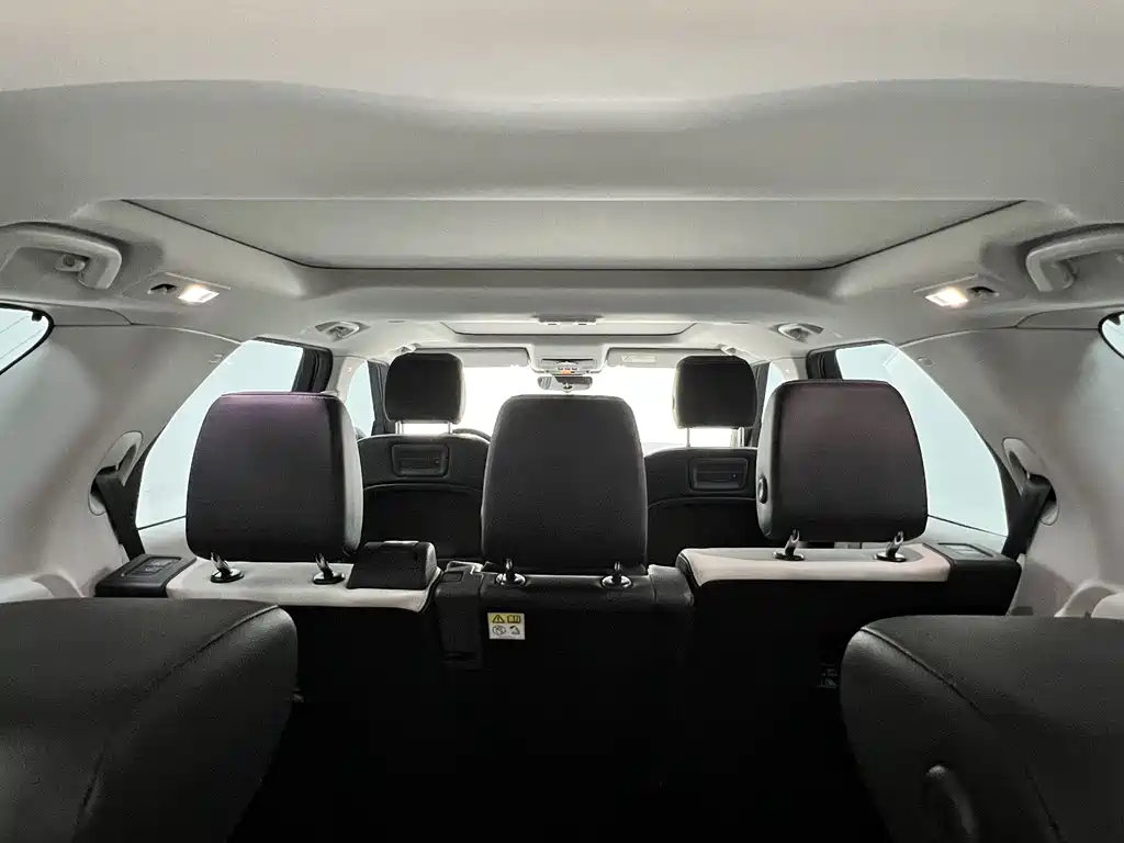 Land Rover Discovery 2021 — фото 12