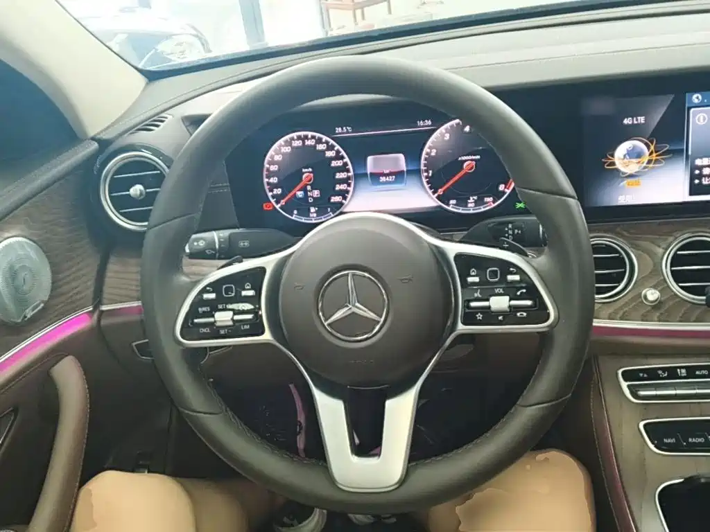 Mercedes-Benz E-Class 2020 — фото 11
