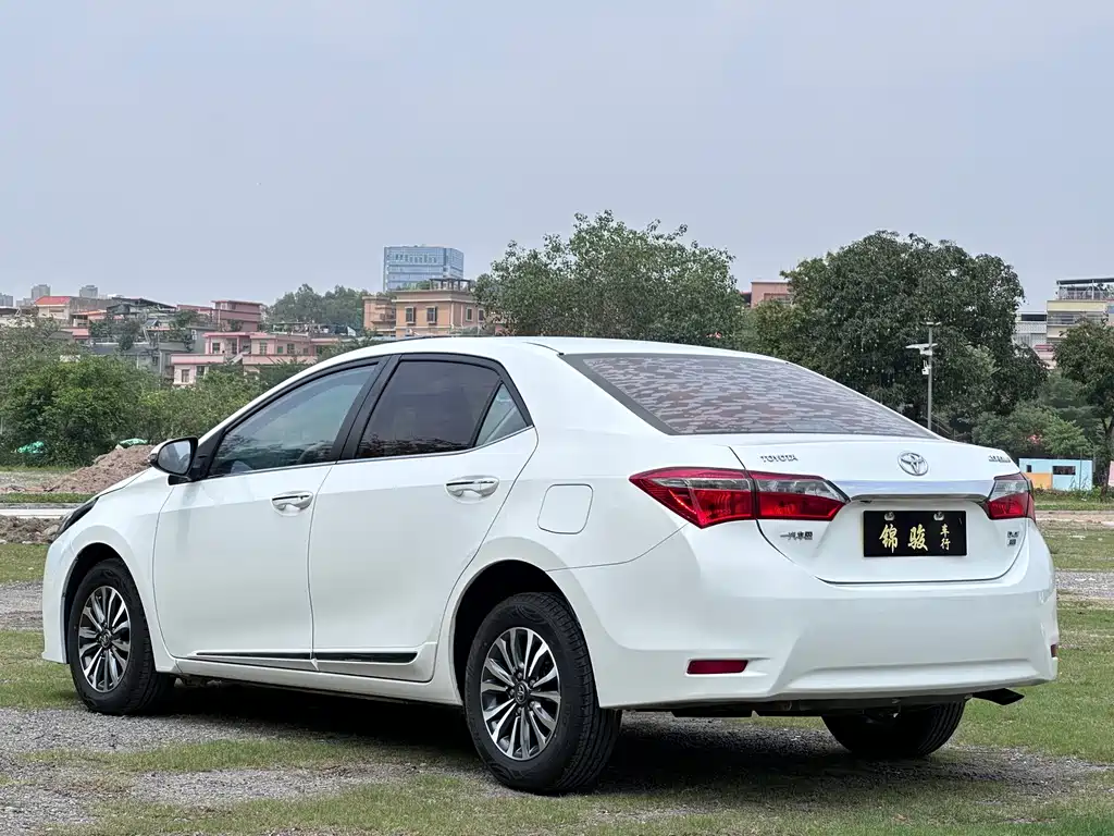 Toyota Corolla 2017 — фото 4