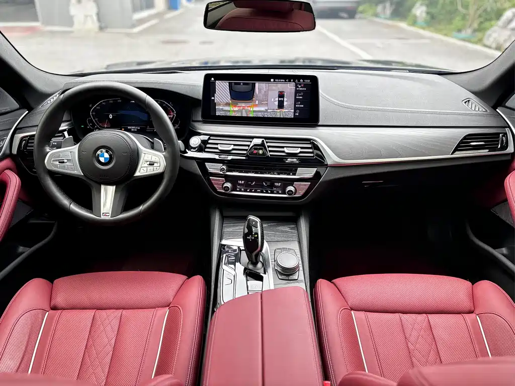 BMW 5 Series 2023 — фото 9