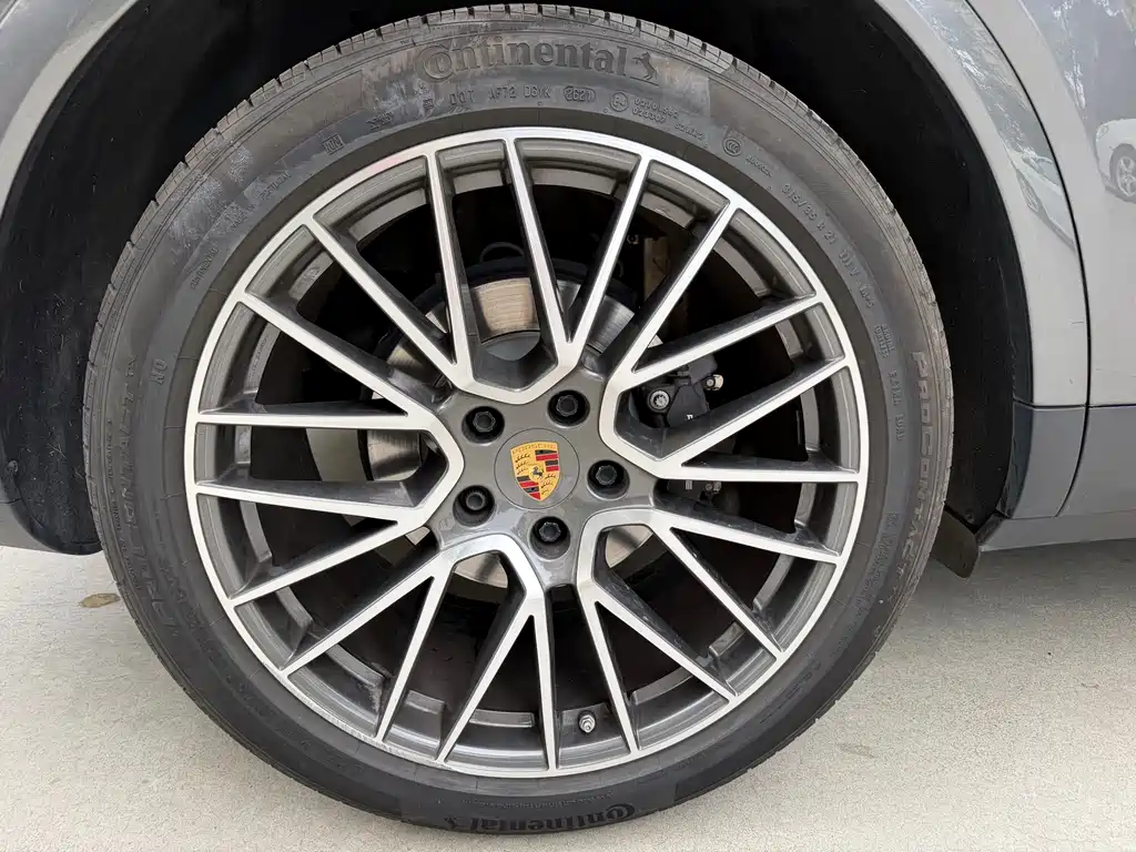 Porsche Cayenne 2022 — фото 11
