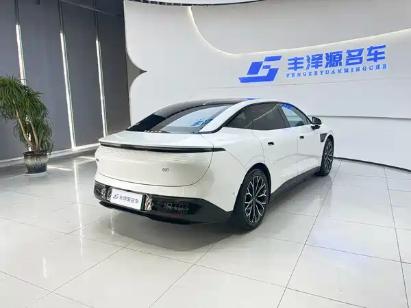 Zeekr 007 2025