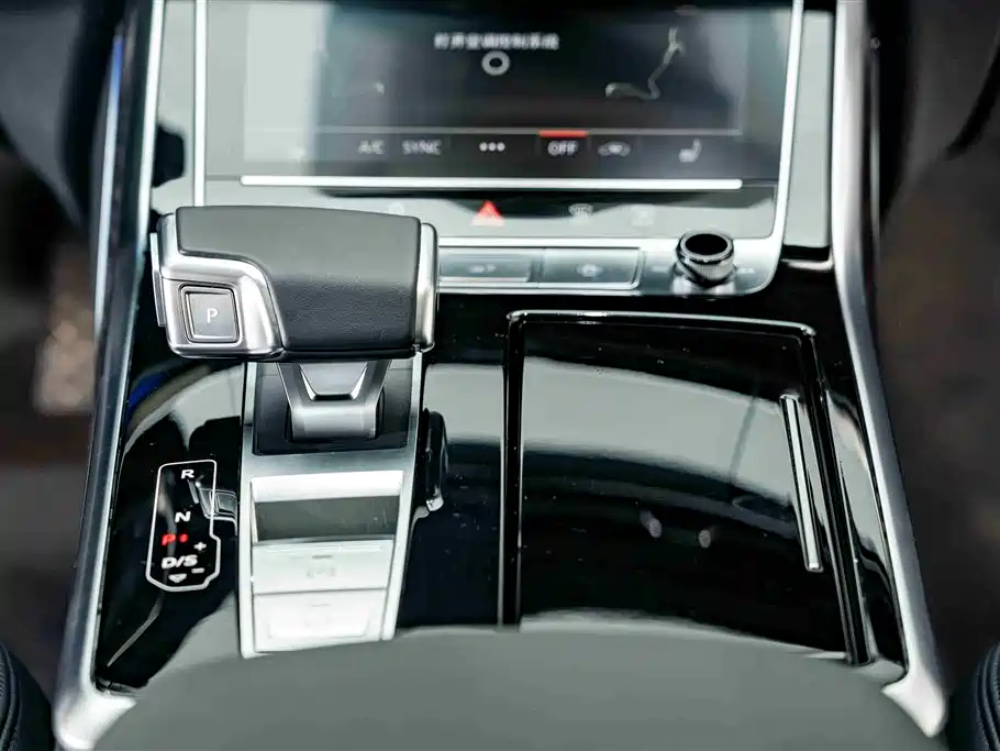 Audi Q8 2021 — фото 15