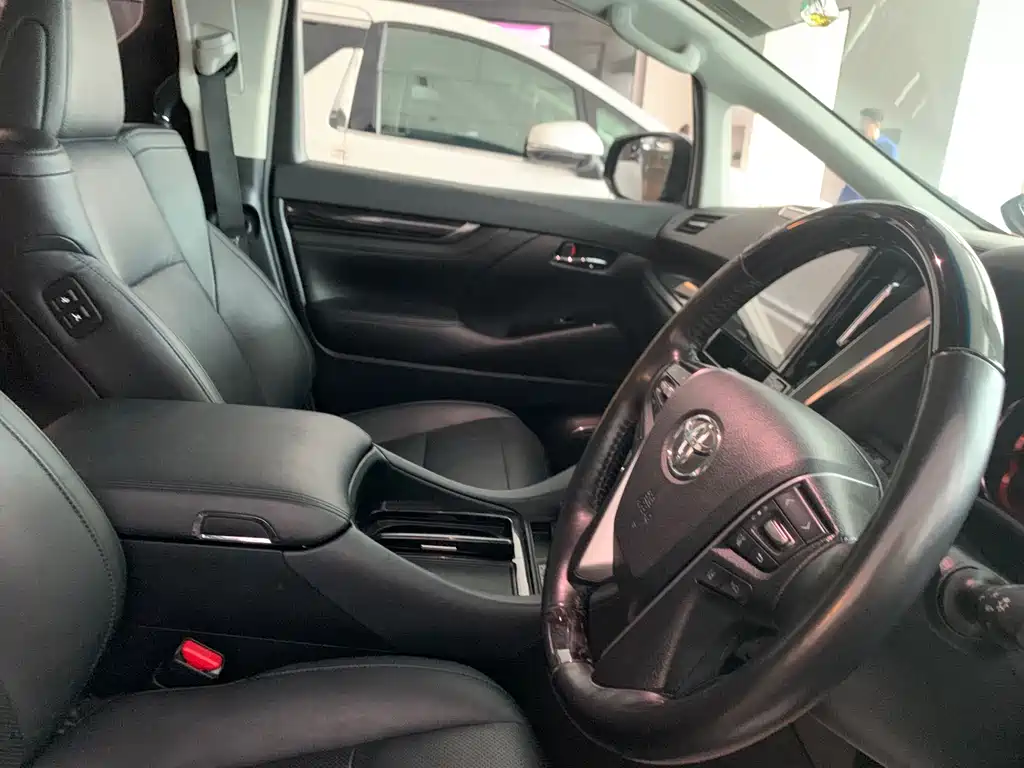 Toyota Alphard 2019 — фото 12