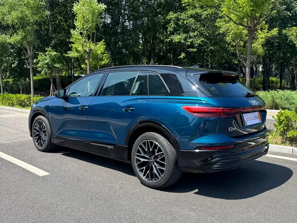 Audi Q5 e-tron 2023 — фото 4