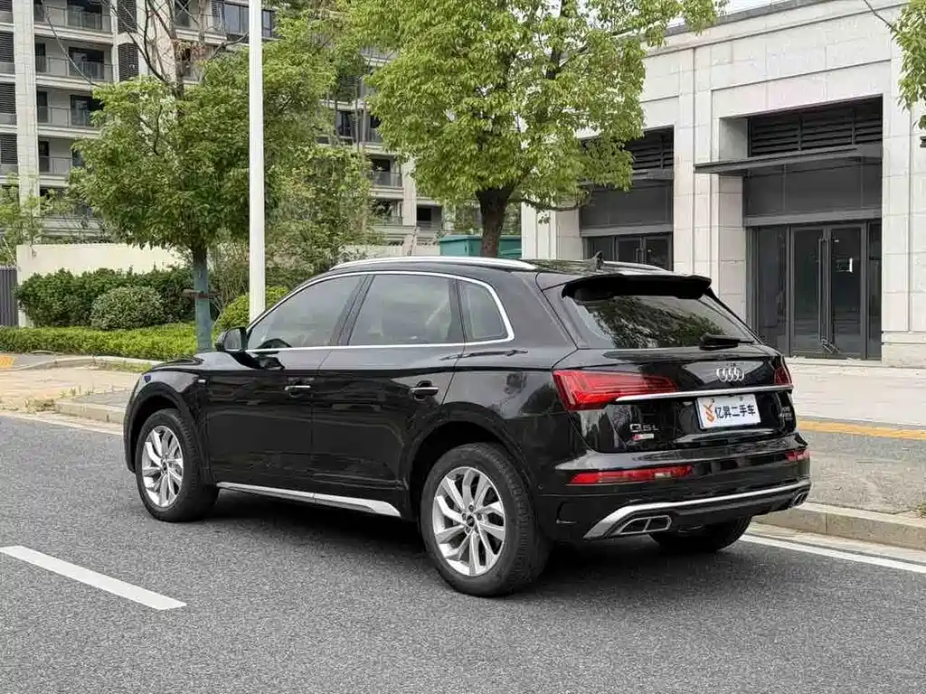 Audi Q5L 2021 — фото 3