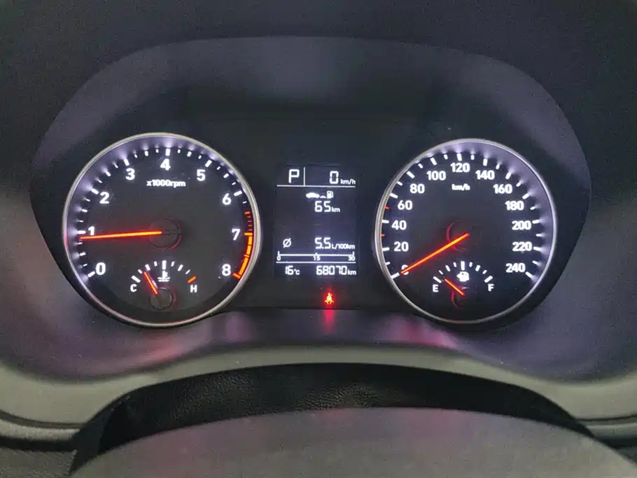 Hyundai Elantra 2019 — фото 14