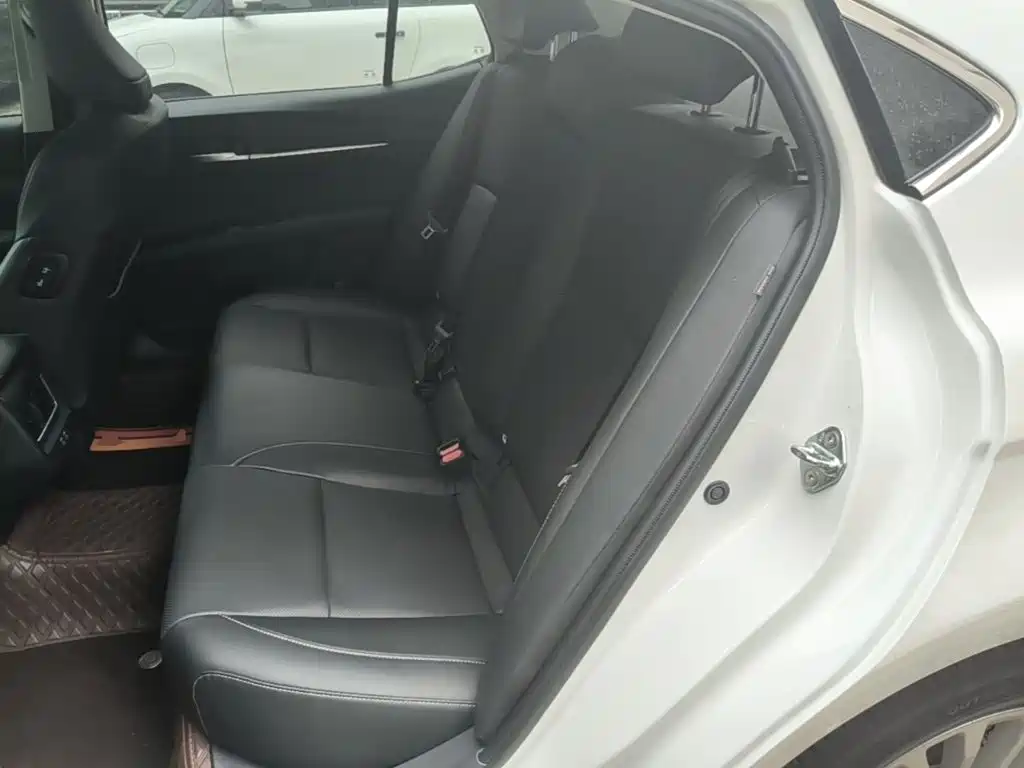 Toyota Camry 2024 — фото 17