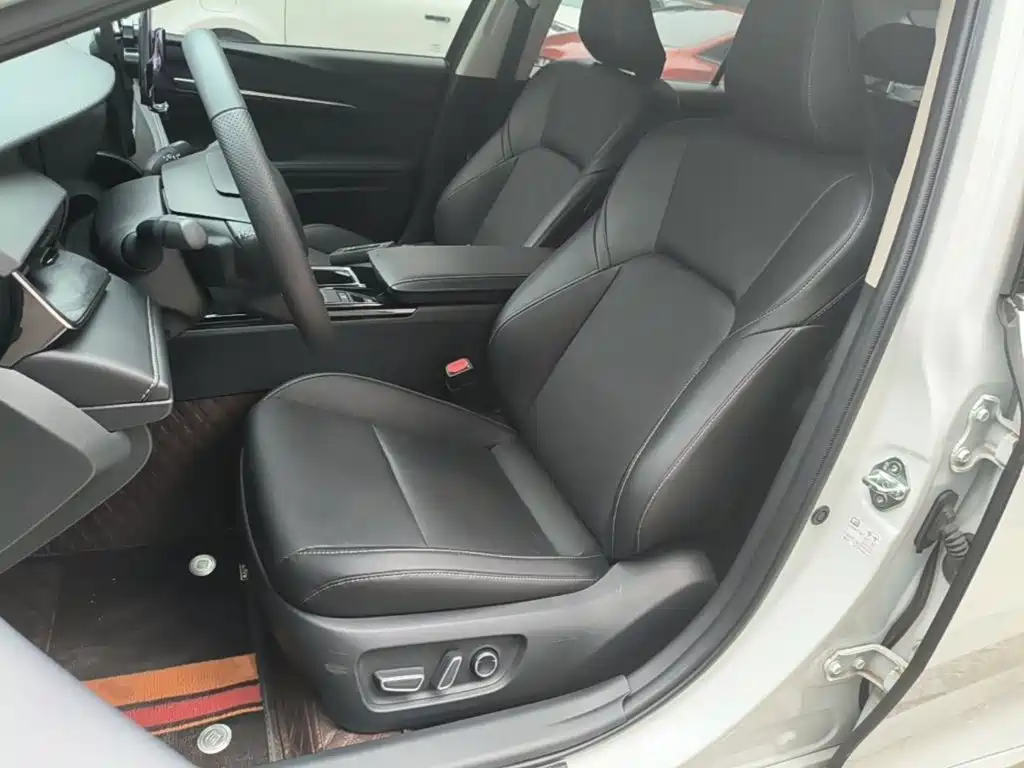 Toyota Camry 2024 — фото 15