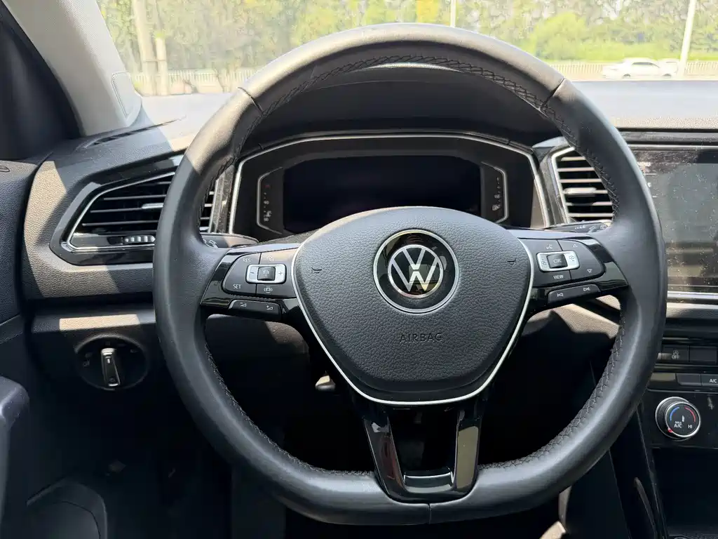 Volkswagen T-Roc 2022 — фото 15