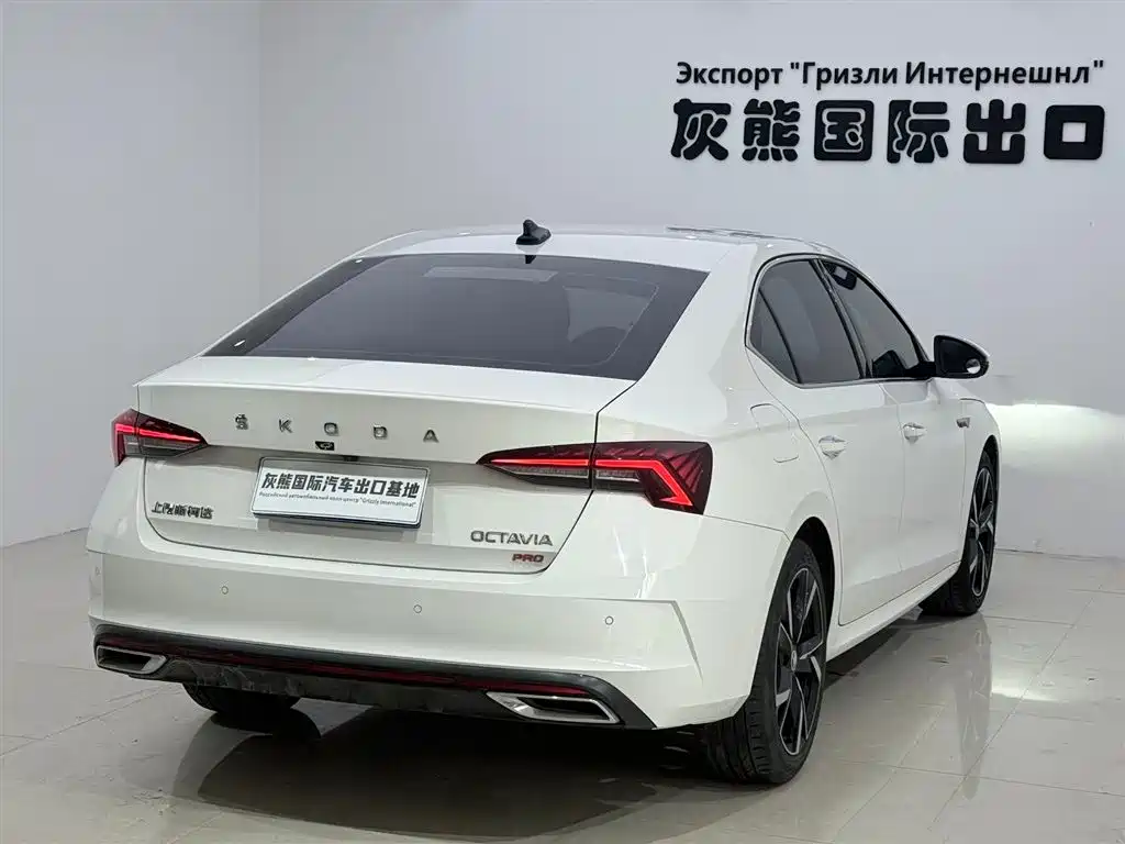Skoda Octavia 2022 — фото 6