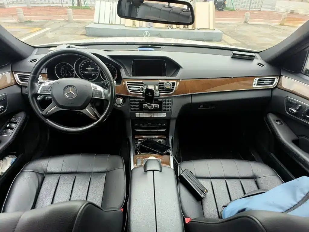 Mercedes-Benz E-Class 2015 — фото 13