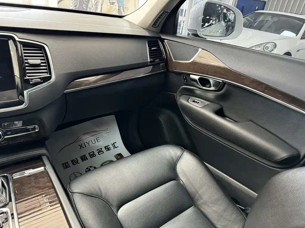 Volvo XC90 2016 — фото 16