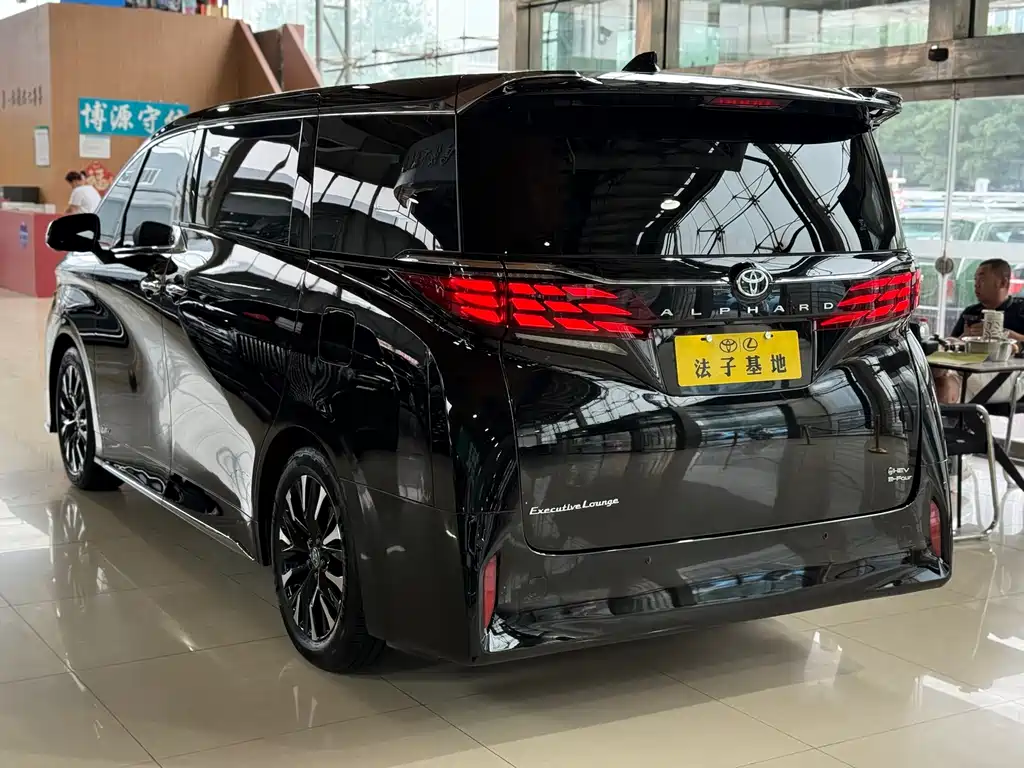 Toyota Alphard 2026 — фото 26