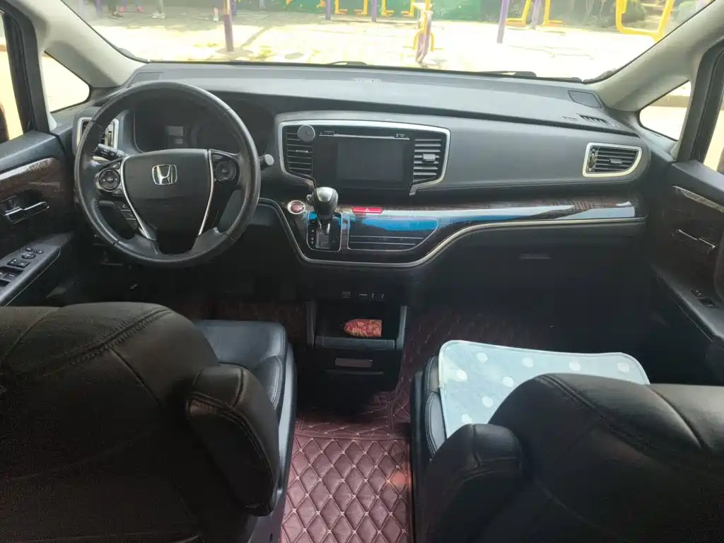 Honda Odyssey 2017 — фото 13