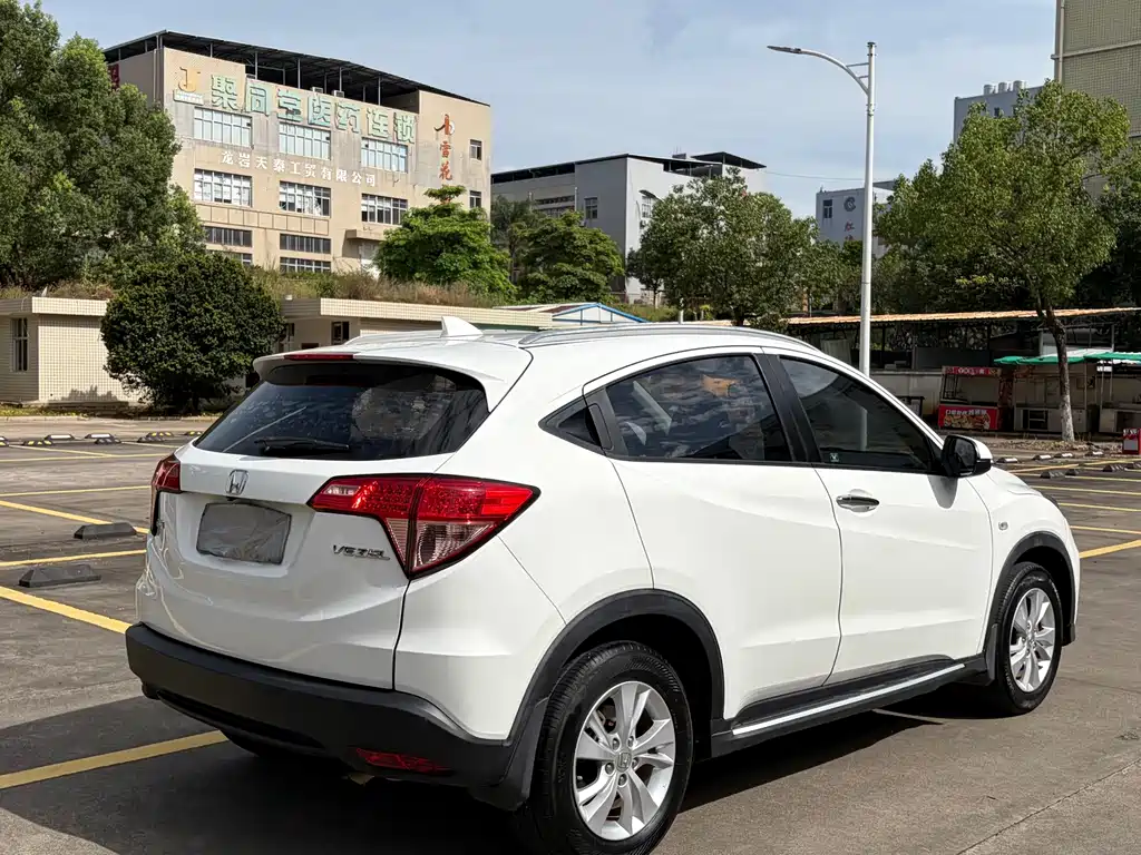 Honda Vezel 2016