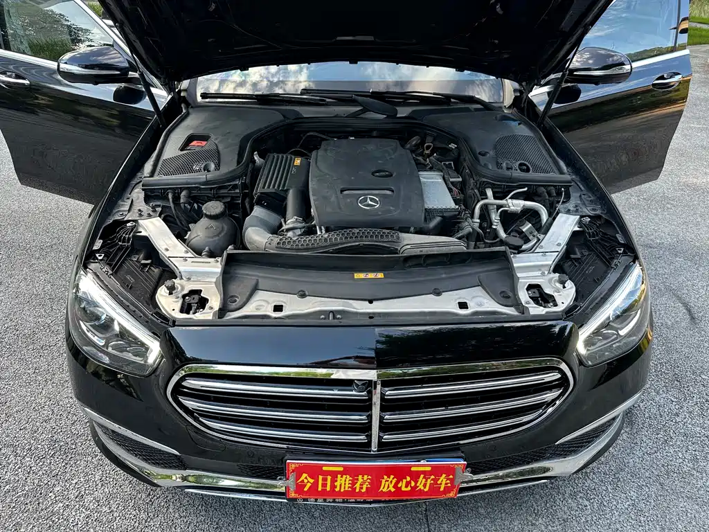 Mercedes-Benz E-Class 2018 — фото 17