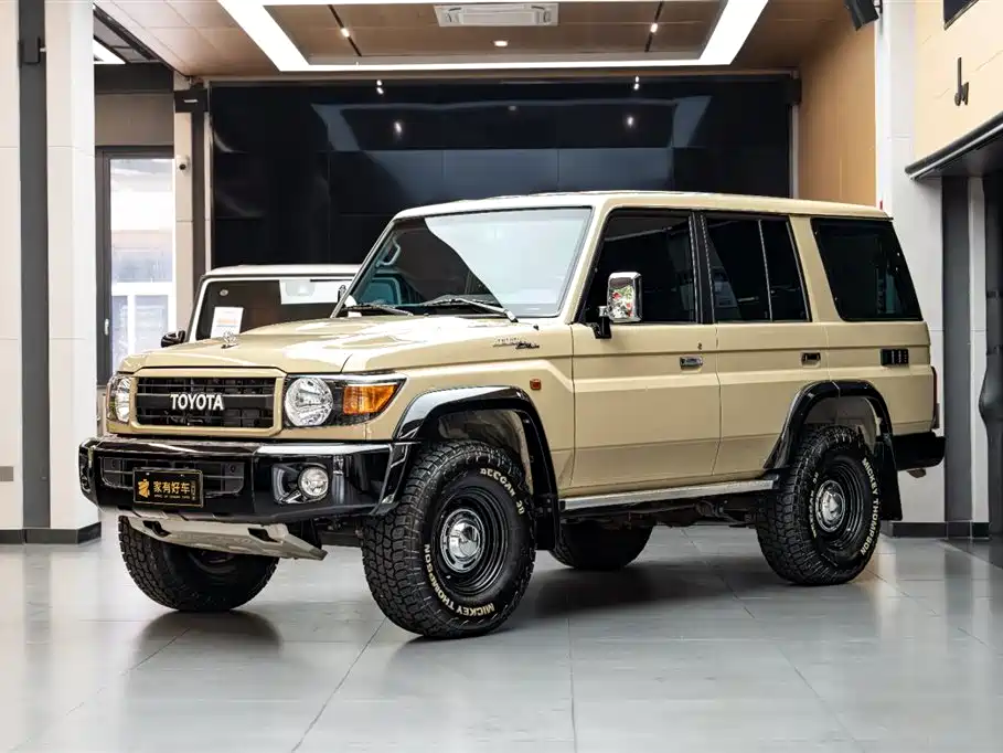 Toyota Land Cruiser 2024 — фото 1