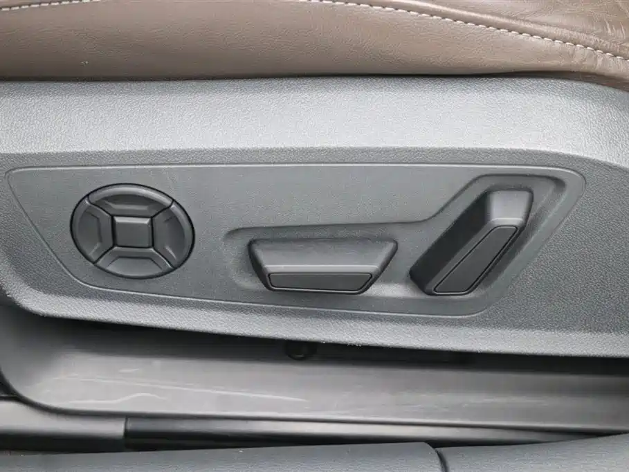 Audi A7L 2023 — фото 12