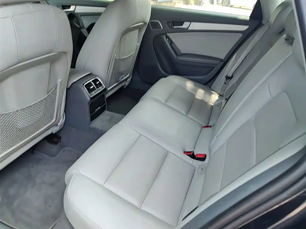 Audi A4L 2014 — фото 17