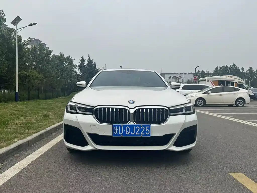 BMW 5 Series 2021 — фото 2