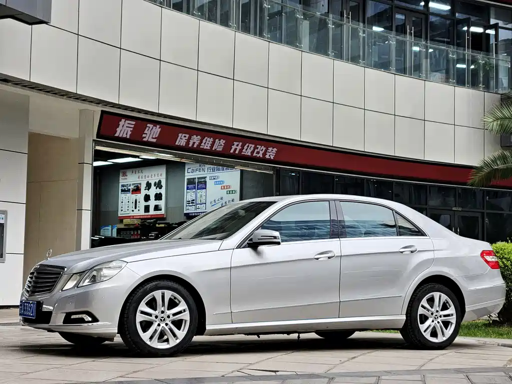 Mercedes-Benz E-Class 2010