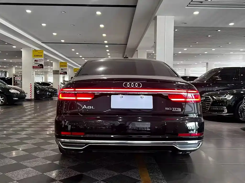 Audi A8 2021 — фото 5