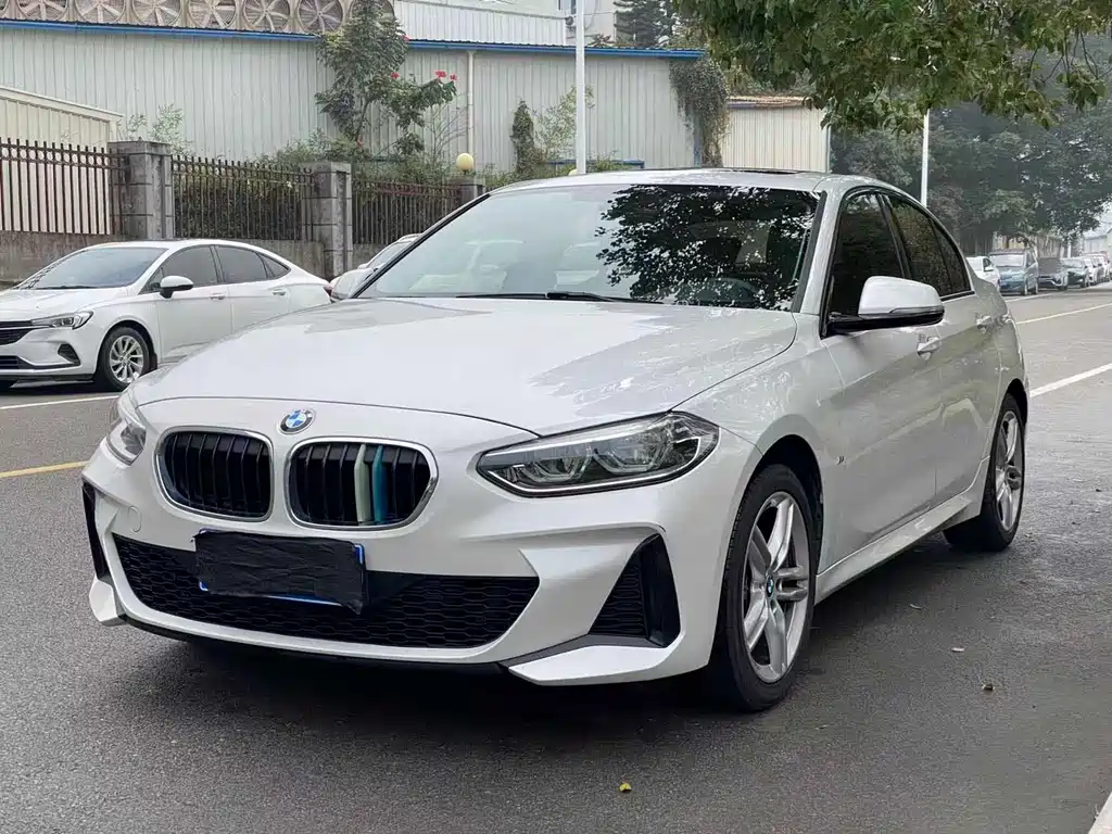 BMW 1 Series 2020 — фото 1