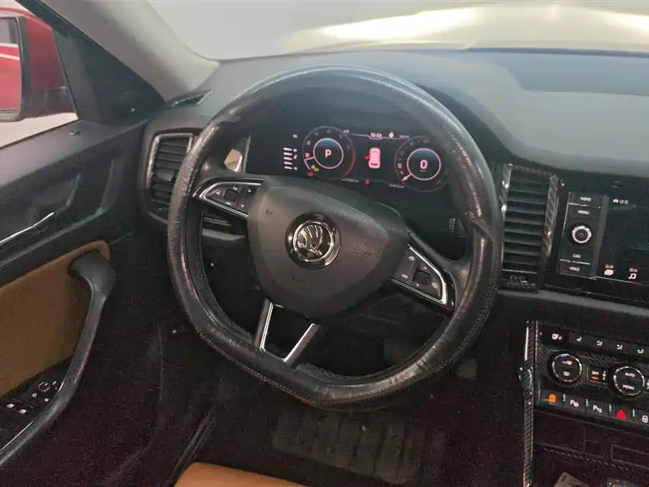 Skoda Kodiaq GT 2020 — фото 15