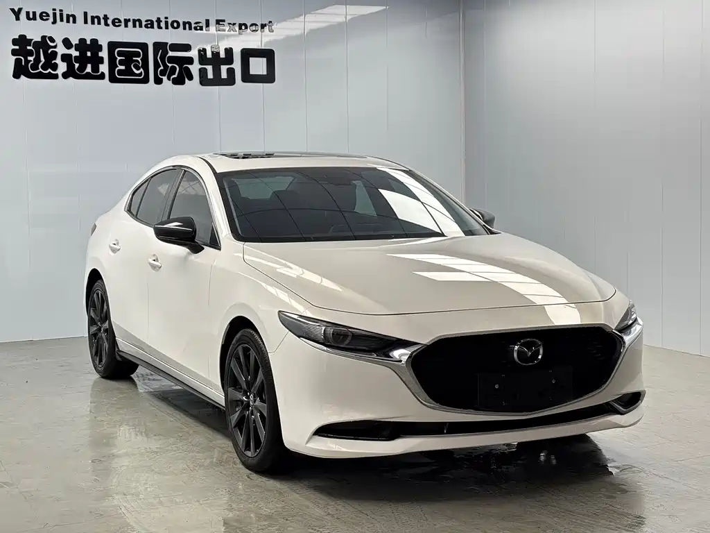 Mazda 3 Axela 2022 — фото 3