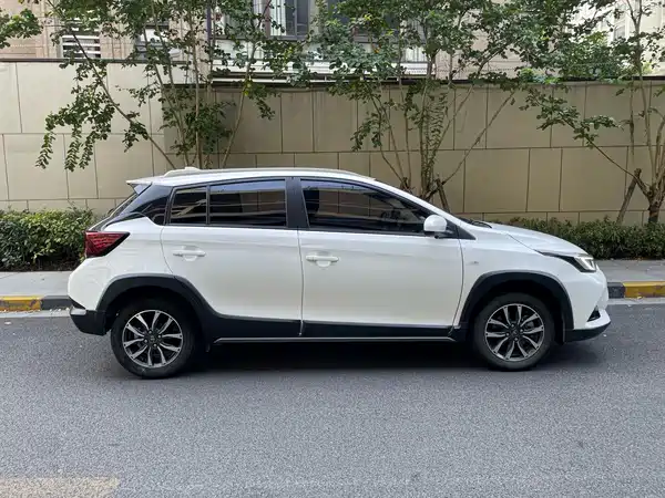 Toyota Yaris L 2022