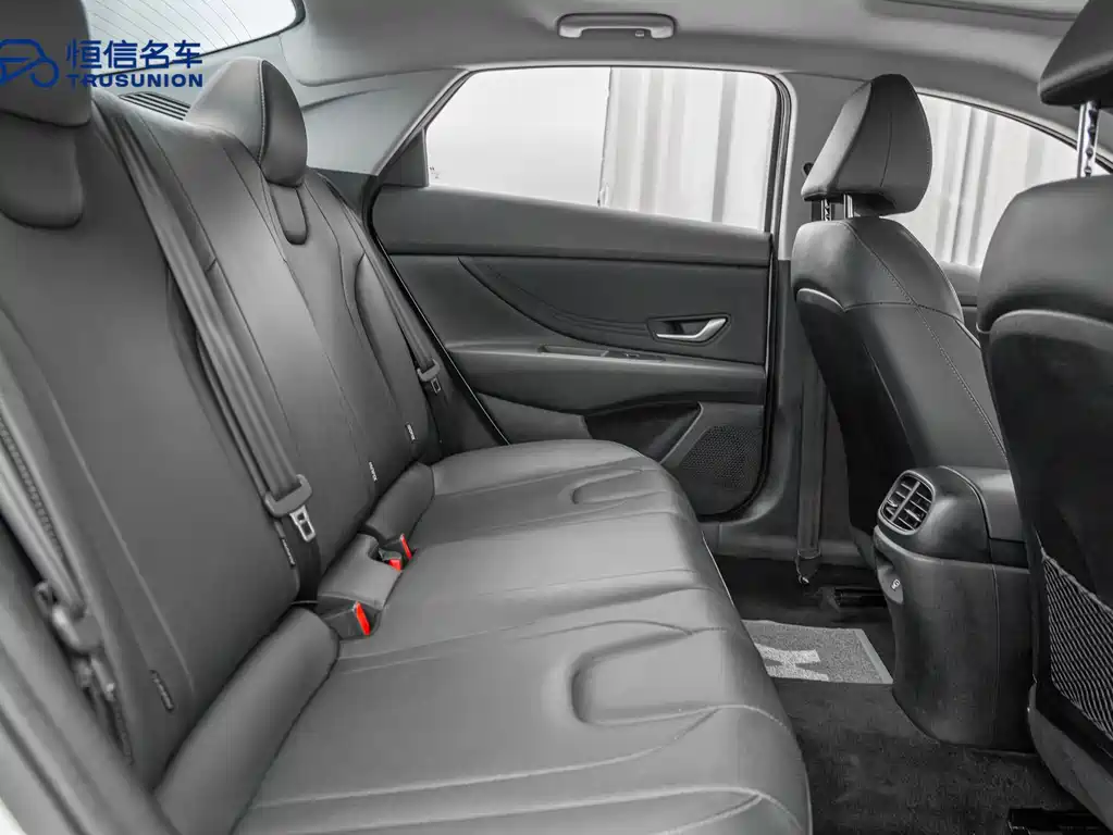 Hyundai Elantra 2024 — фото 18