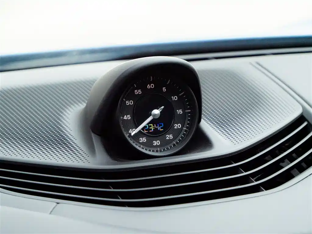 Porsche Taycan 2021 — фото 24