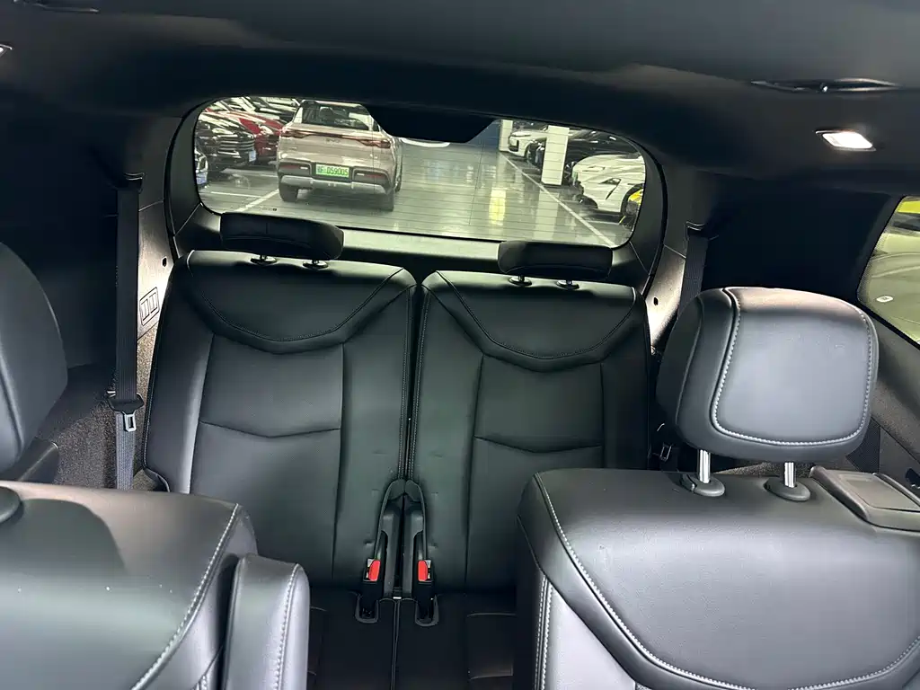Cadillac XT6 2021 — фото 14