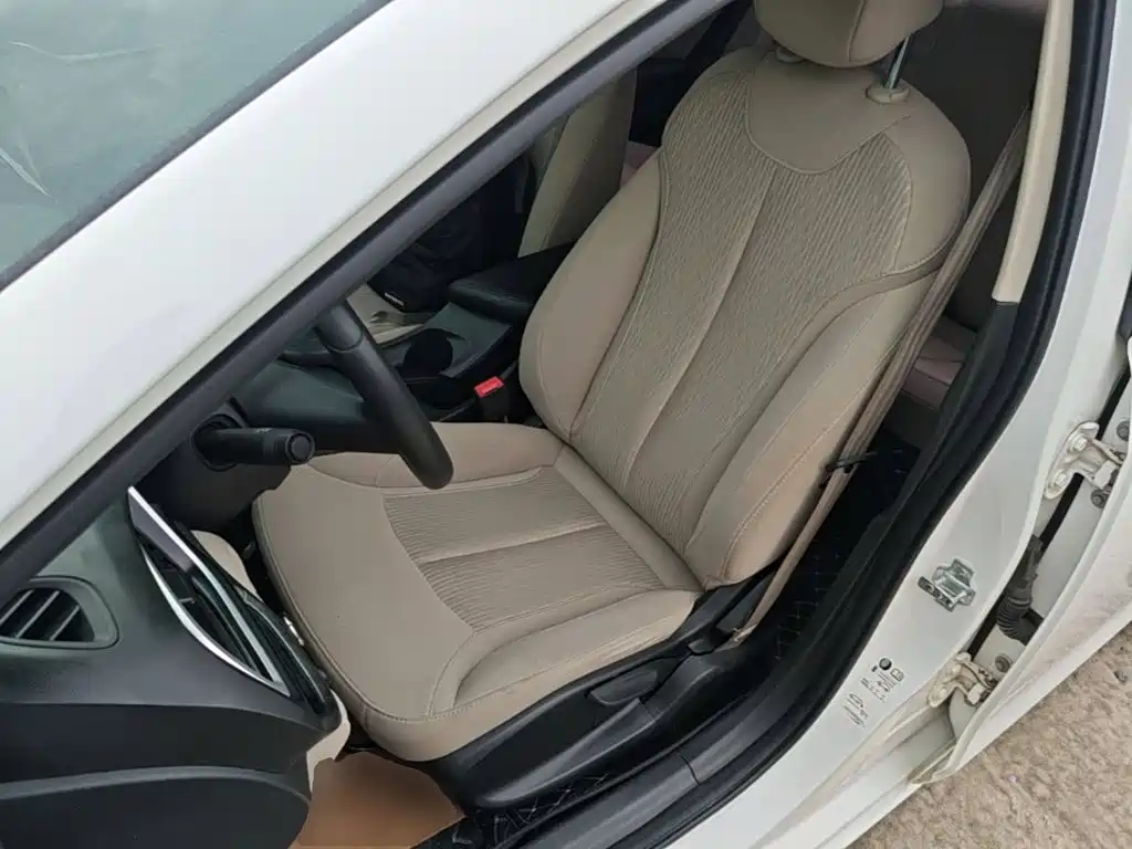 Buick Excelle 2016 — фото 15