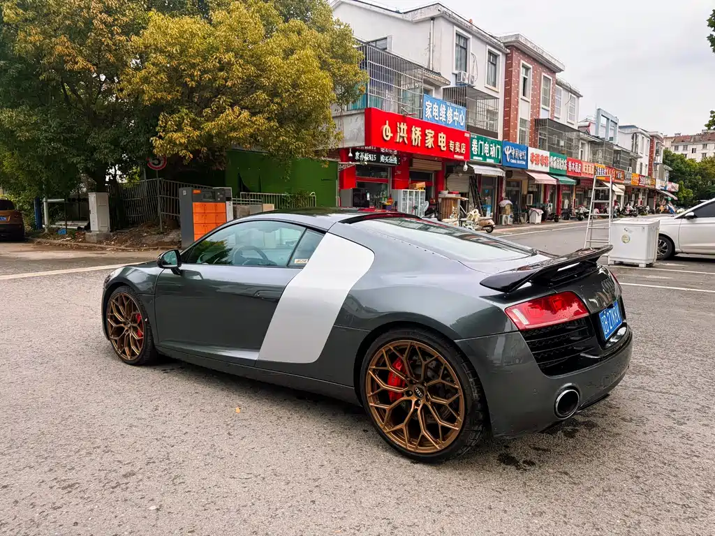 Audi R8 2010