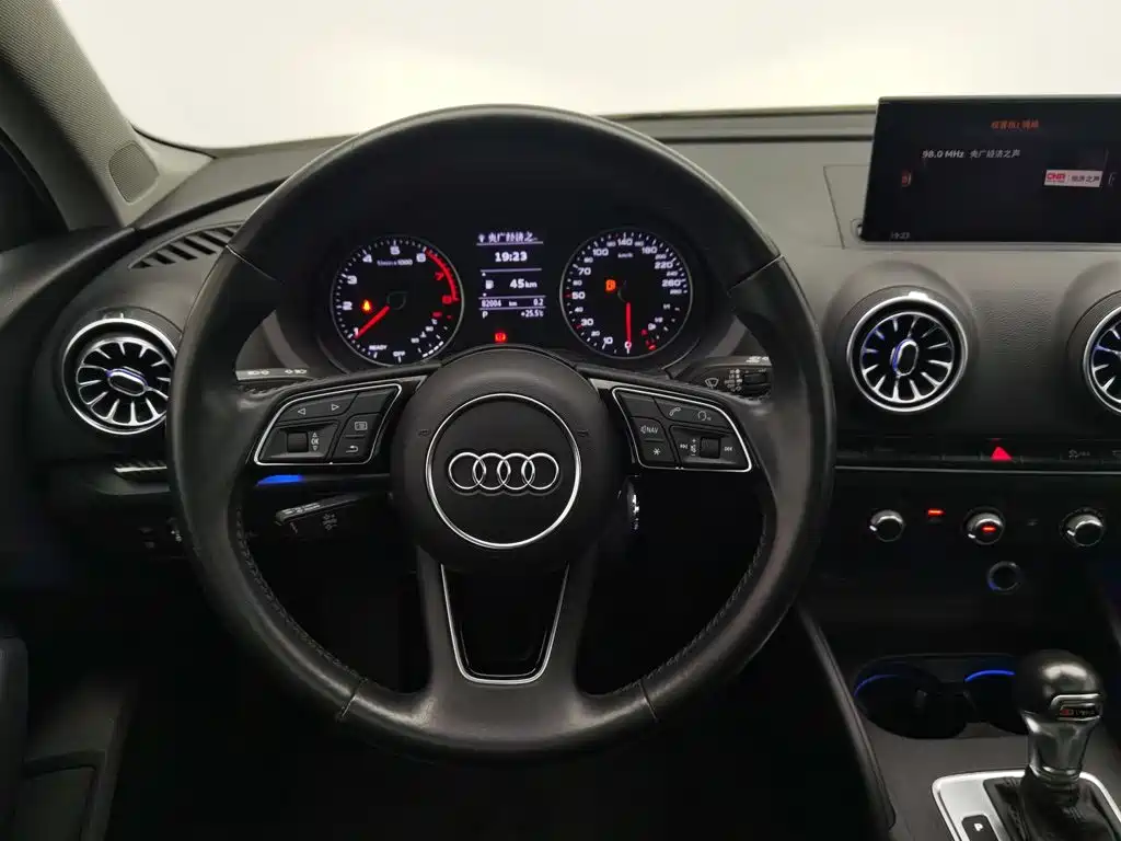Audi A3 2020 — фото 11