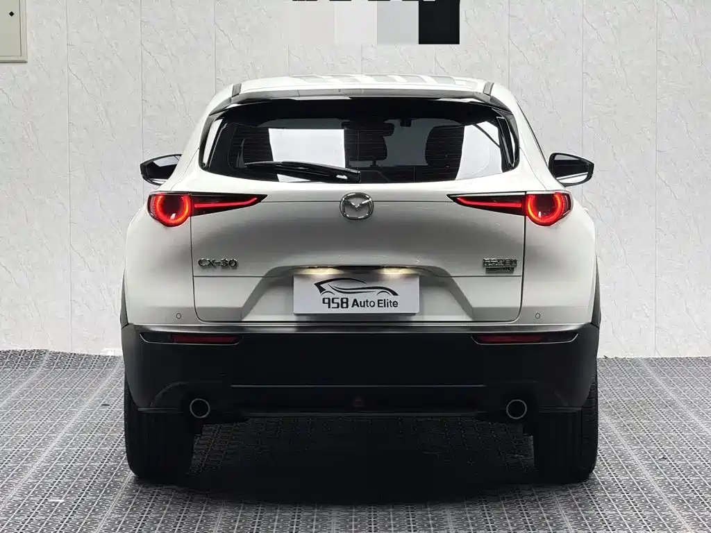 Mazda CX-30 2022 — фото 11