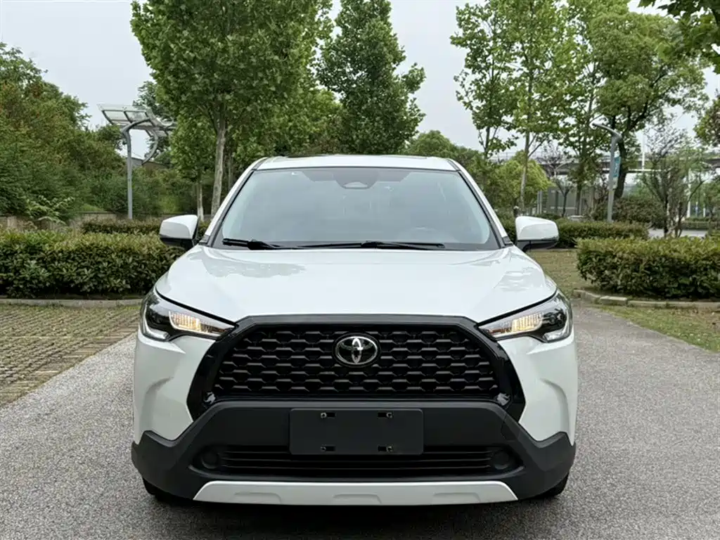 Toyota Corolla Cross 2023 — фото 9