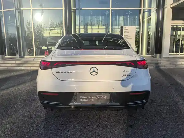 Mercedes-Benz EQE 2025