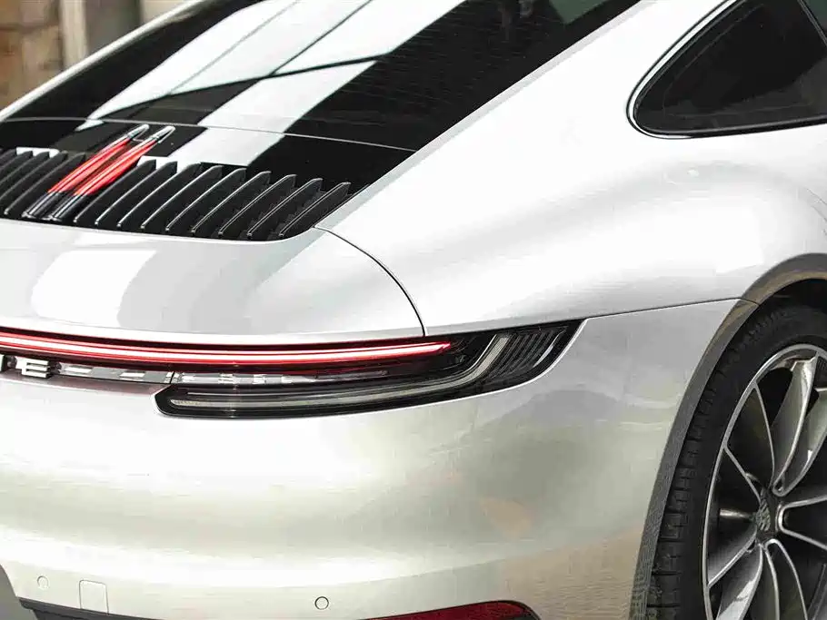 Porsche 911 2025 — фото 8