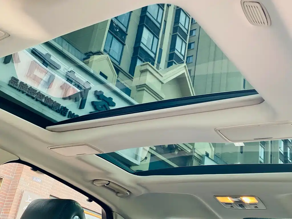 Jaguar XJ 2015 — фото 21