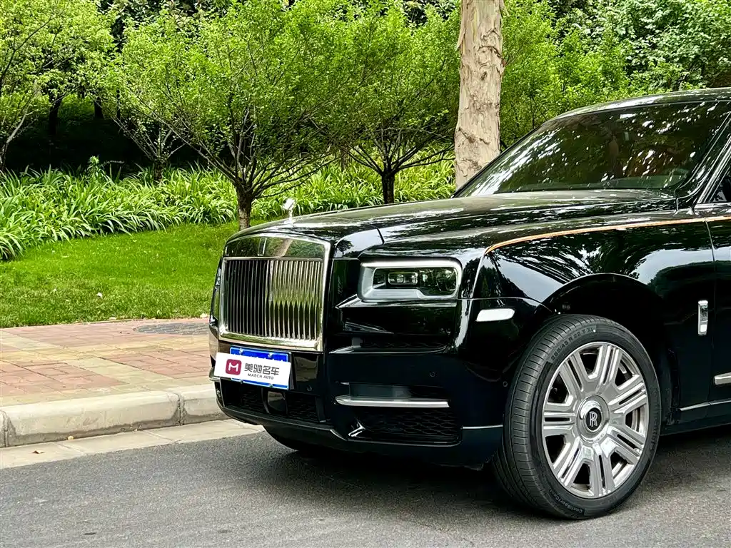 Rolls-Royce Cullinan 2025 — фото 10