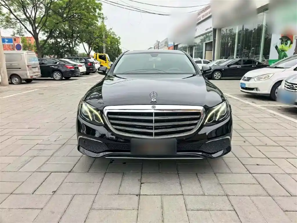 Mercedes-Benz E-Class 2018 — фото 11